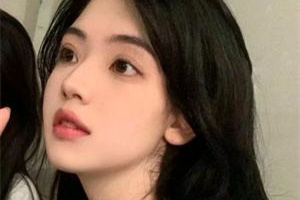 The garden in Shanghai is the largest city park in the local area.